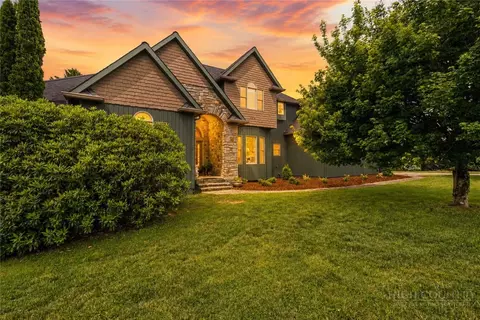 123 Coras Path, Blowing Rock, NC 28605