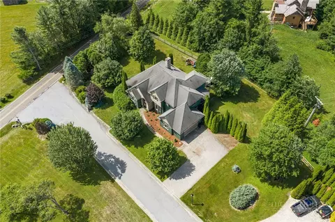 123 Coras Path, Blowing Rock, NC 28605