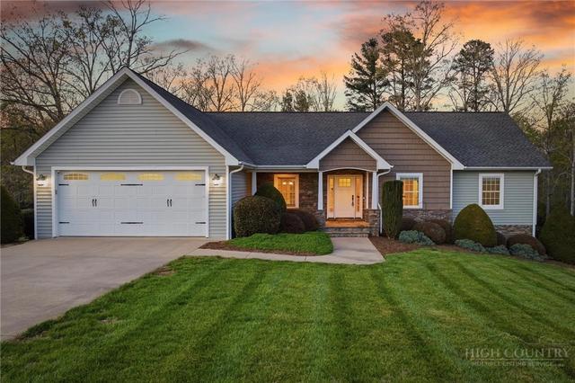 5205 S Oak Cir, Granite Falls, NC 28630