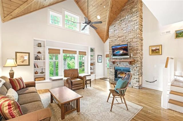 565 Peaceful Haven Dr #M-4, Boone, NC 28607