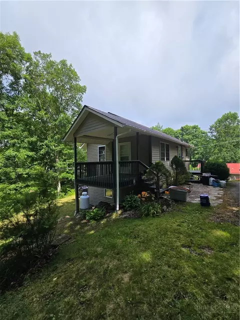 49 Paradise Ln, Newland, NC 28657