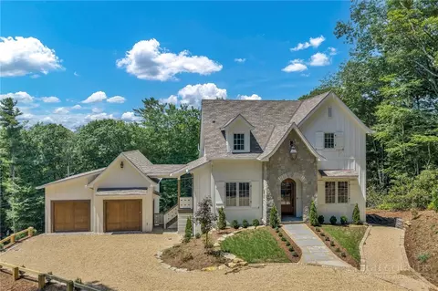 253 Old Boone Rd, Blowing Rock, NC 28605