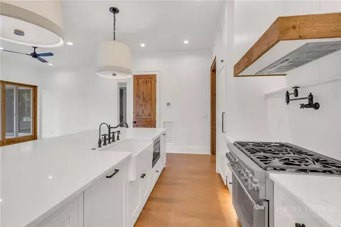 Kitchen - 253 Old Boone Rd, Blowing Rock, NC 28605 photo 4 of 7