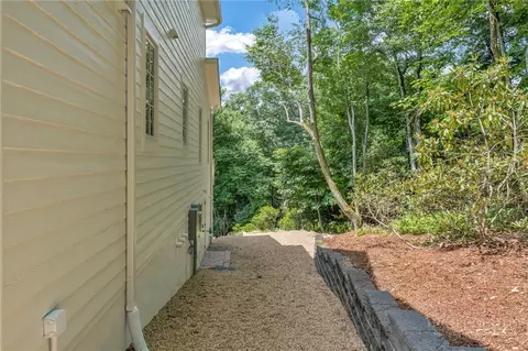 Exterior - 253 Old Boone Rd, Blowing Rock, NC 28605 photo 10 of 13