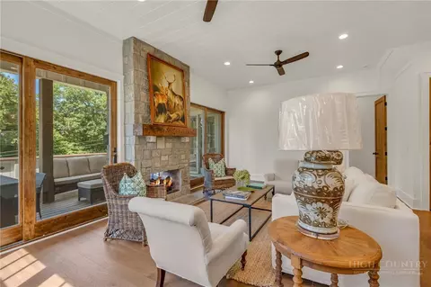 Living - 253 Old Boone Rd, Blowing Rock, NC 28605 photo 3 of 6