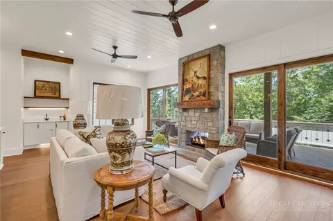 Living - 253 Old Boone Rd, Blowing Rock, NC 28605 photo 5 of 6