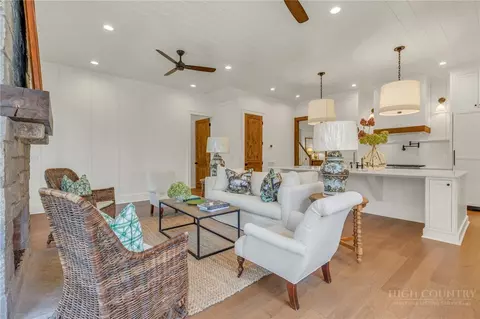 Living - 253 Old Boone Rd, Blowing Rock, NC 28605 photo 4 of 6