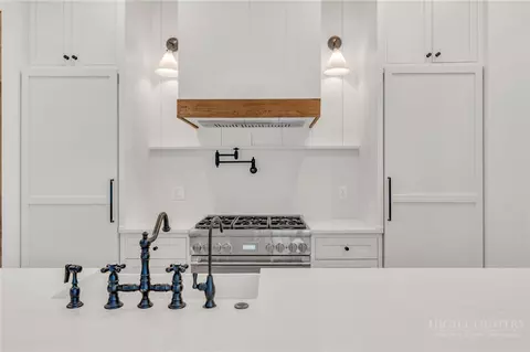 Kitchen - 253 Old Boone Rd, Blowing Rock, NC 28605 photo 2 of 7
