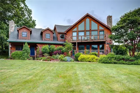 391 Camelot Dr, Banner Elk, NC 28604