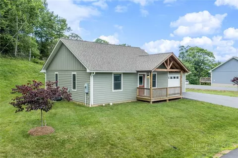 347 Townhomes Pl #15, Boone, NC 28607