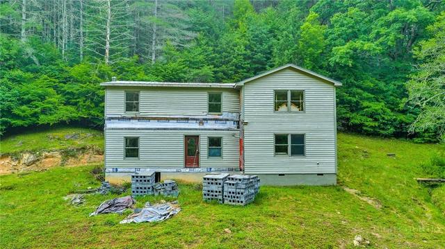 231 Fletcher Creek Ln, Purlear, NC 28665