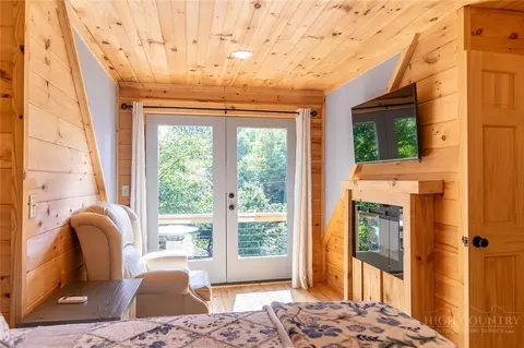 Bedroom - 130 Autumn View Ln, Seven Devils, NC 28604 photo 6 of 14