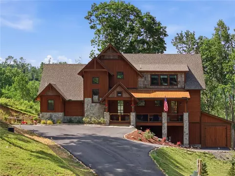 37 Tioga Dr, Banner Elk, NC 28604