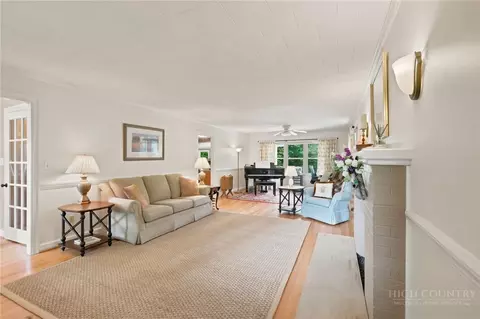 Living - 113 Hamilton Dr, Jefferson, NC 28640 photo 2 of 5