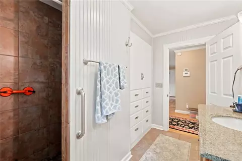 Bath - 113 Hamilton Dr, Jefferson, NC 28640 photo 3 of 4