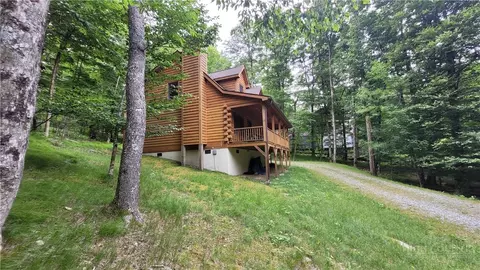 Exterior - 121 Whipporwill Way, Beech Mountain, NC 28604 photo 9 of 10