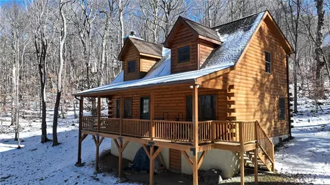Exterior - 121 Whipporwill Way, Beech Mountain, NC 28604 photo 5 of 10
