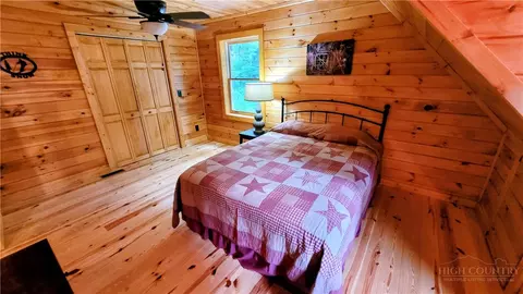 Bedroom - 121 Whipporwill Way, Beech Mountain, NC 28604 photo 8 of 12