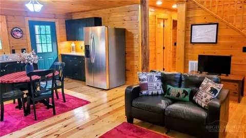 Living - 121 Whipporwill Way, Beech Mountain, NC 28604 photo 1 of 3