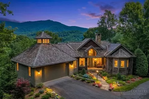 35 Valley Vista Ct, Banner Elk, NC 28604