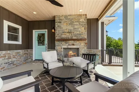 Exterior - 25 Paynes Ct, Roaring Gap, NC 28668 photo 4 of 13
