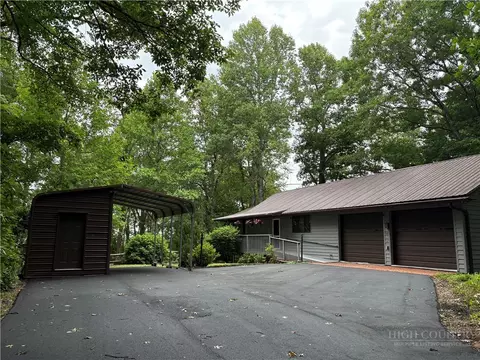 102 Ginger Hollow Rd, Newland, NC 28657