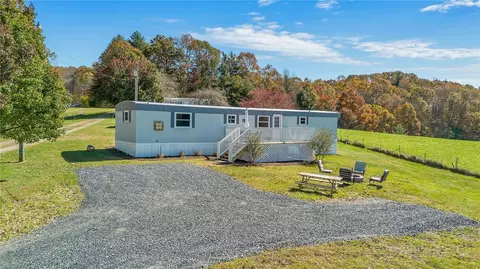 986 Wagoner Access Rd, Jefferson, NC 28640