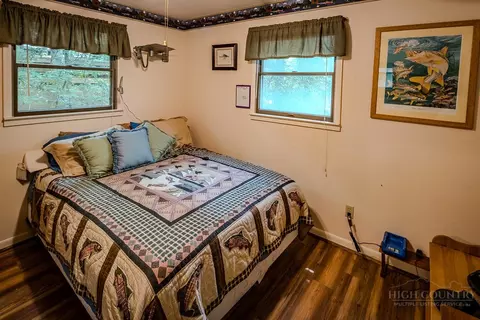 Bedroom - 161 Ash Loop, Newland, NC 28657 photo 4 of 5