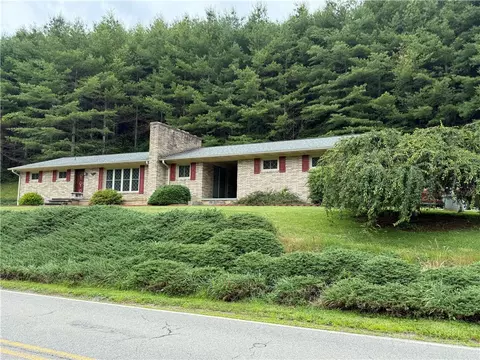 12093 Nc Hwy 194 N, Lansing, NC 28643