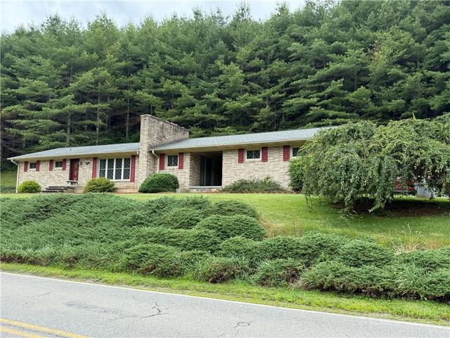 12093 Nc Hwy 194 N, Lansing, NC 28643