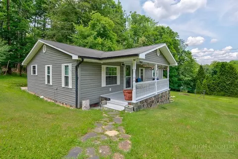 685 Carl Eastridge Rd, Warrensville, NC 28693