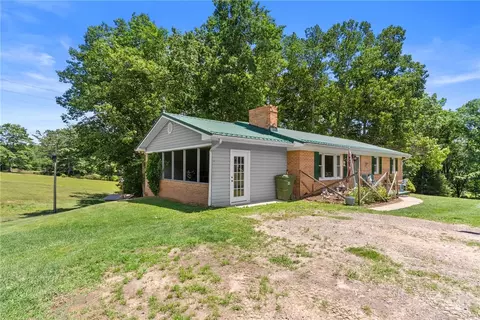 78 Star Dust Ln, Glade Valley, NC 28627