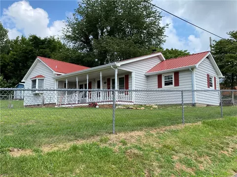 512 Bare St, West Jefferson, NC 28694