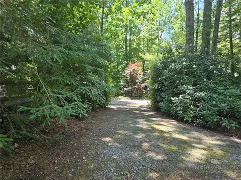 449 Windridge Rd, Newland, NC 28657