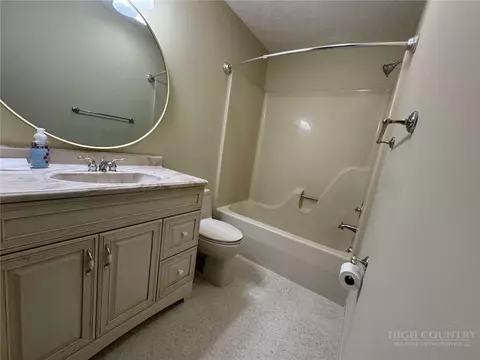 Bath - 198 Meadow Ridge Rd #9, Boone, NC 28607 photo 3 of 4