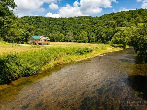4205 Railroad Grade Rd, Fleetwood, NC 28626