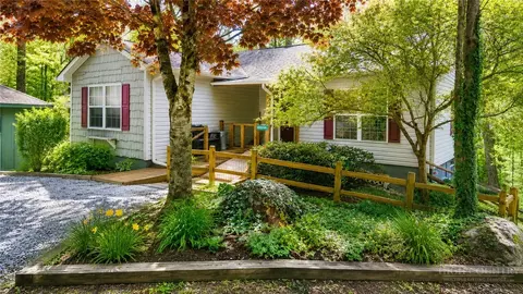 32 Yarrow Cir, Newland, NC 28657