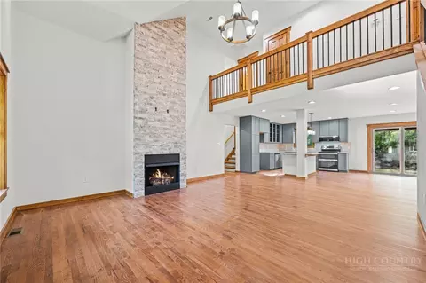Living - 102 Snowplow Ln, Beech Mountain, NC 28604 photo 2 of 5