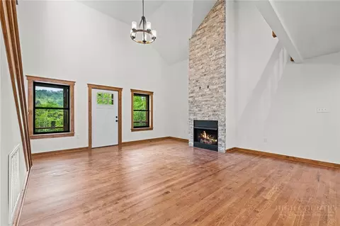 Living - 102 Snowplow Ln, Beech Mountain, NC 28604 photo 3 of 5