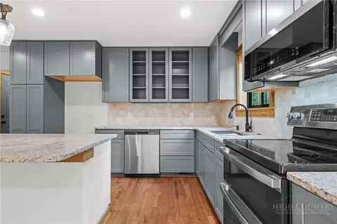 Kitchen - 102 Snowplow Ln, Beech Mountain, NC 28604 photo 3 of 4