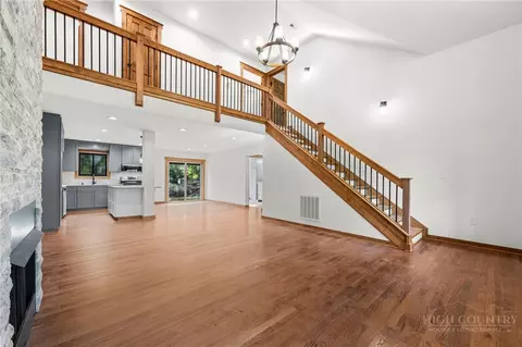 Living - 102 Snowplow Ln, Beech Mountain, NC 28604 photo 1 of 5