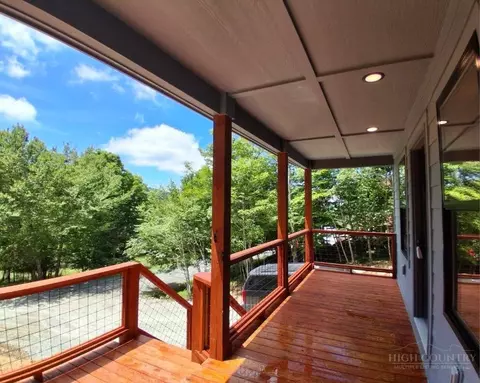 Exterior - 102 Snowplow Ln, Beech Mountain, NC 28604 photo 2 of 4