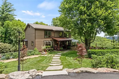 139 Split Rail Ln, Blowing Rock, NC 28605