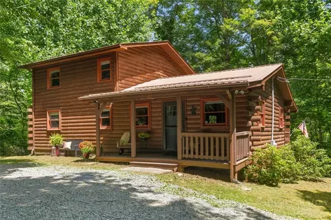 737 Trivette Cir, Sugar Grove, NC 28679