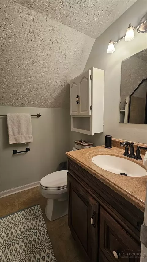 Bath - 159 Easy St, Boone, NC 28607 photo 5 of 6