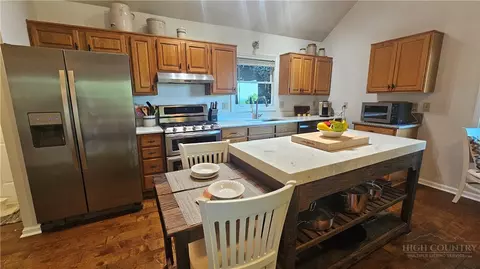 Kitchen - 159 Easy St, Boone, NC 28607 photo 3 of 5