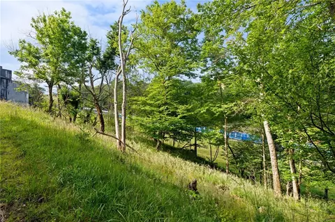 107 Wedling Weg, Beech Mountain, NC 28604 photo 2