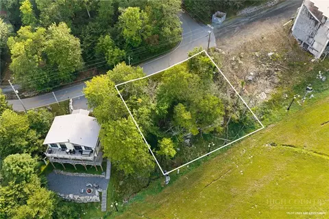107 Wedling Weg, Beech Mountain, NC 28604 photo 3