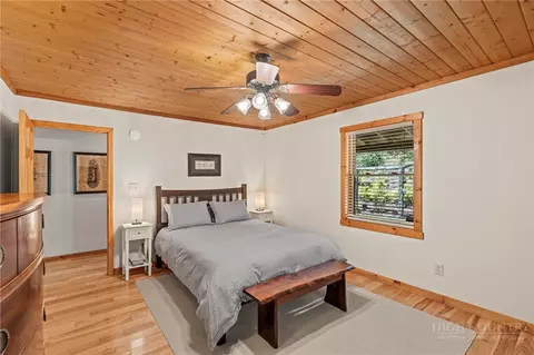 Bedroom - 374 Tinys Mountain Dr, Deep Gap, NC 28618 photo 3 of 5