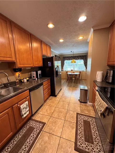 Kitchen - 25 Elderberry Loop, Newland, NC 28657 photo 2 of 2